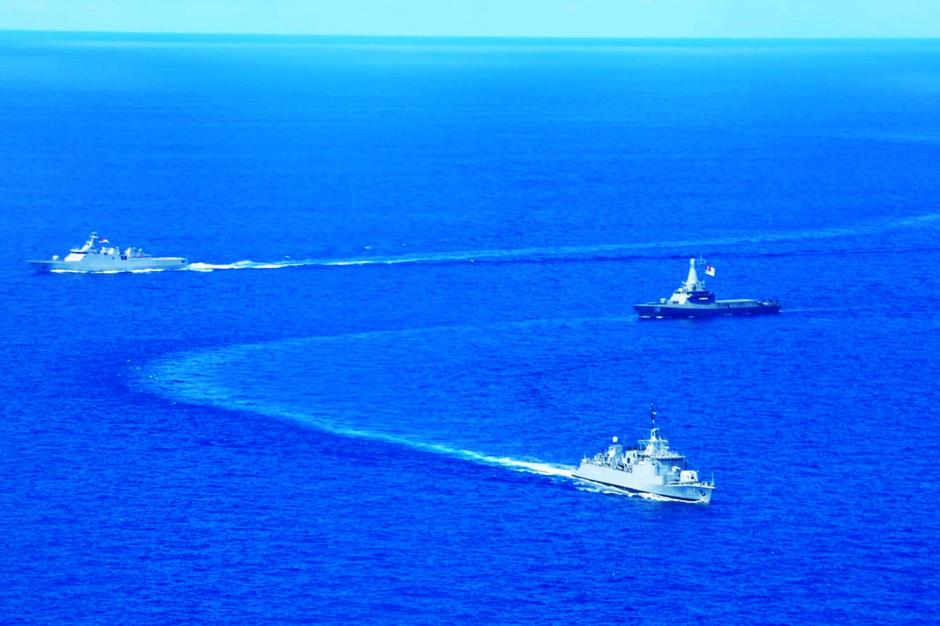 G-kapal-perang-tni-al-dan-singapore-manuver-di-laut-natuna-cij.jpg