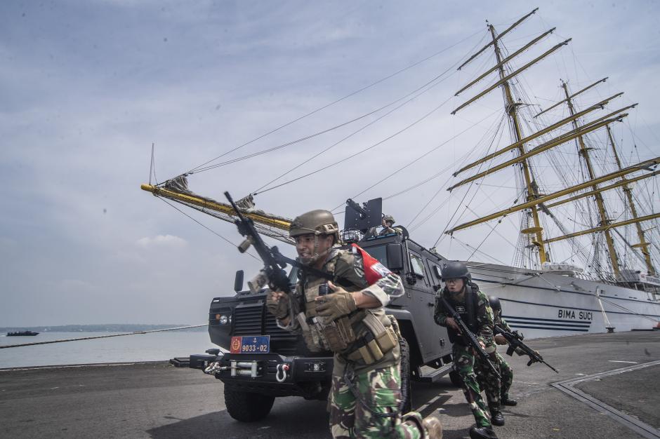 G-aksi-prajurit-kopaska-saat-latihan-operasi-kontra-teror-maritim-taz.jpg