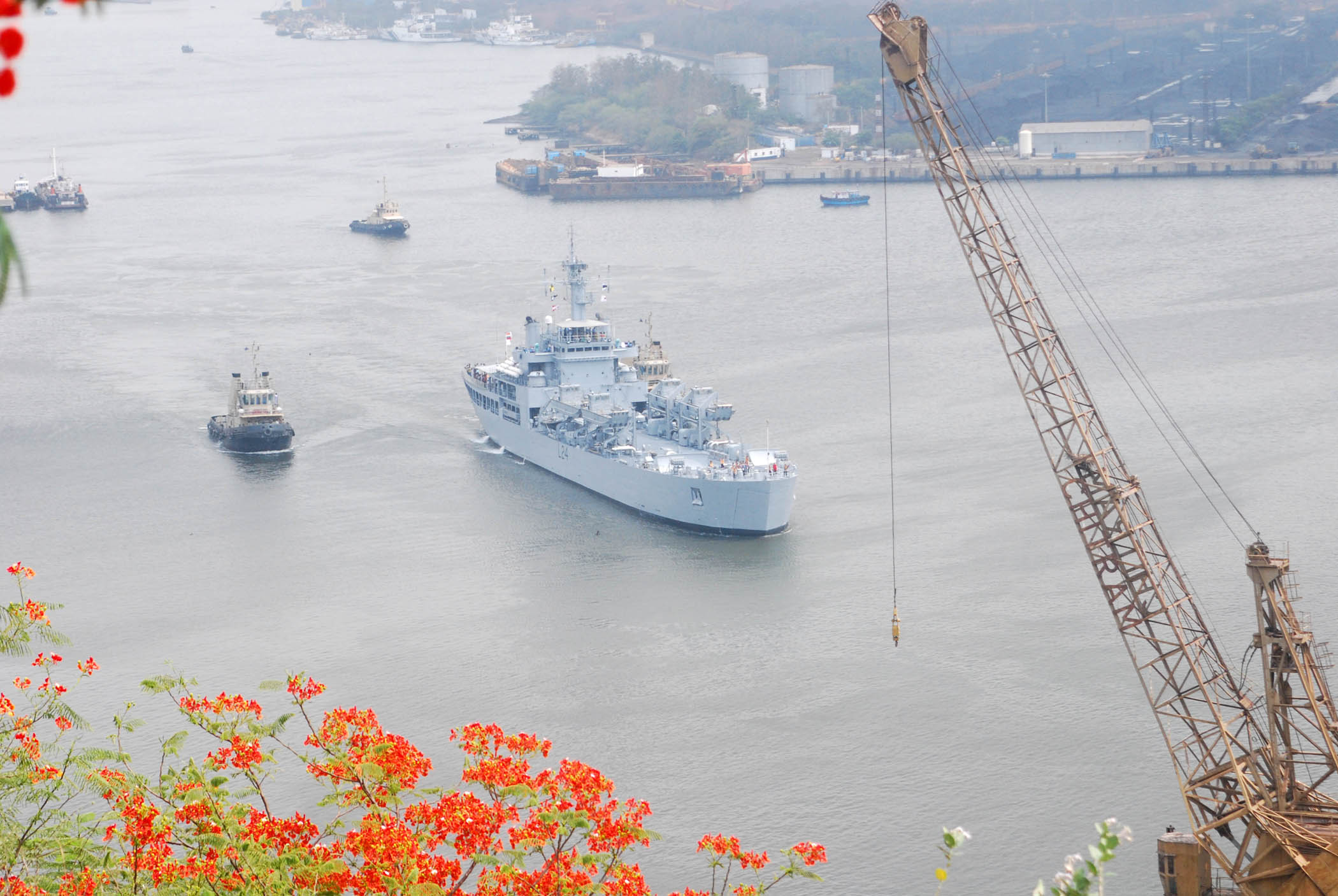 The_INS_Airavat_sails_out_of_Visakhapatnam_harbour_after_commissioning_on_May_19%2C_2009.jpg