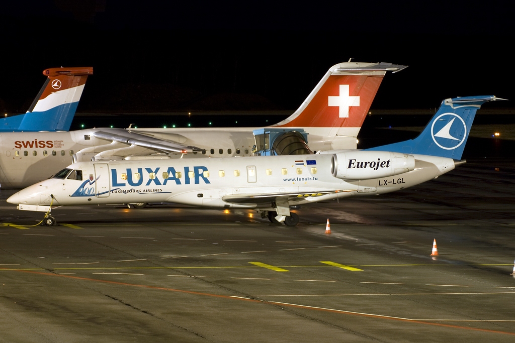 Embraer_ERJ-135LR%2C_Luxair_-_Luxembourg_Airlines_JP6149481.jpg