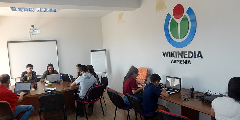 800px-Days_of_Francophonie_in_Armenian_Wikipedia_workshop_%284%29.jpg
