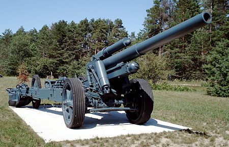 450px-150mm_sFH18_howitzer_base_borden_1.jpg