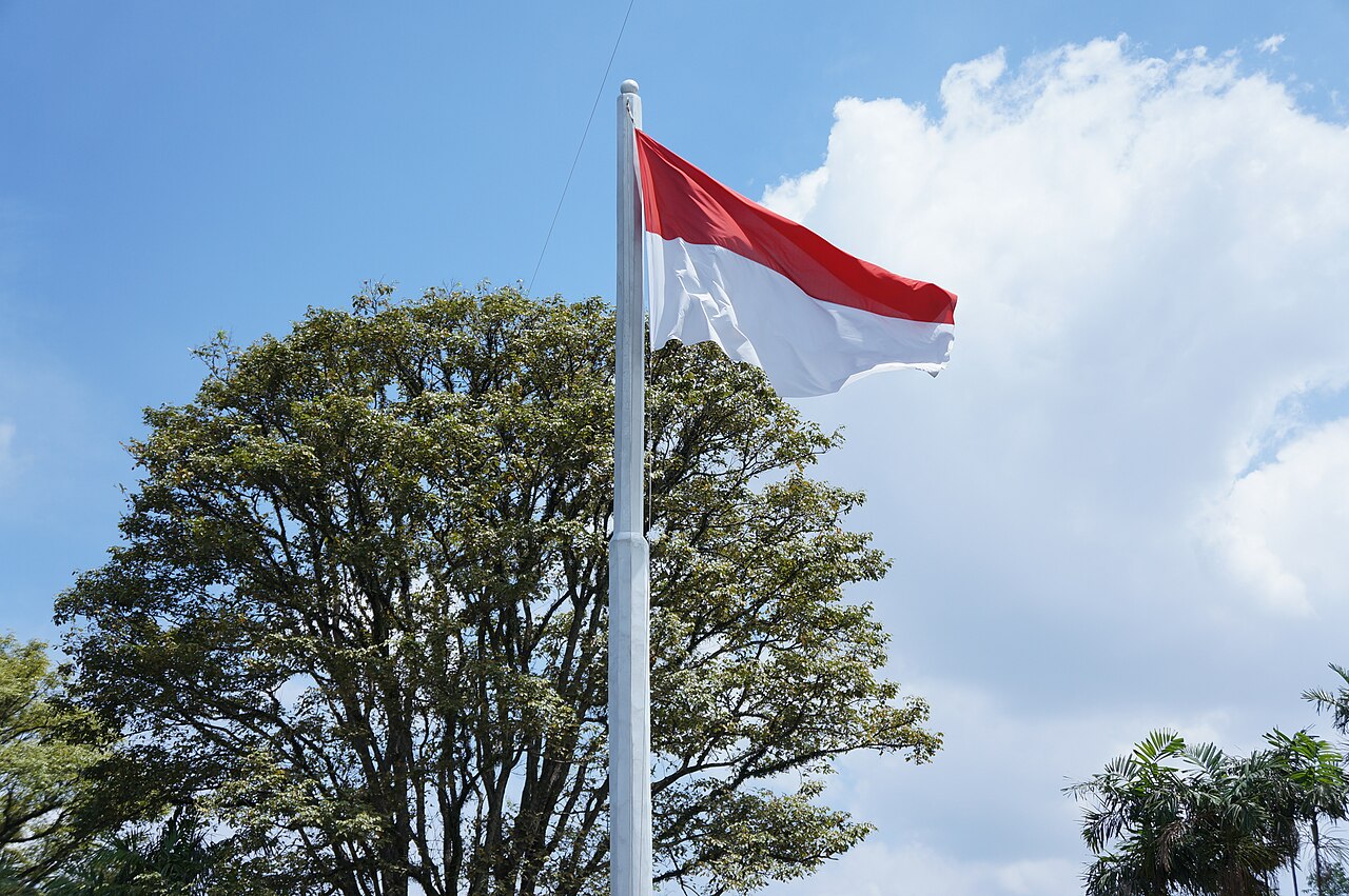 1280px-Indonesia_Flag.jpg