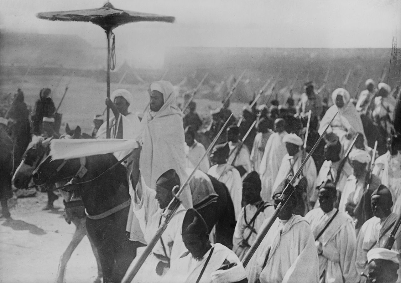 1280px-Senussi_going_to_fight_English_in_Egypt.jpg