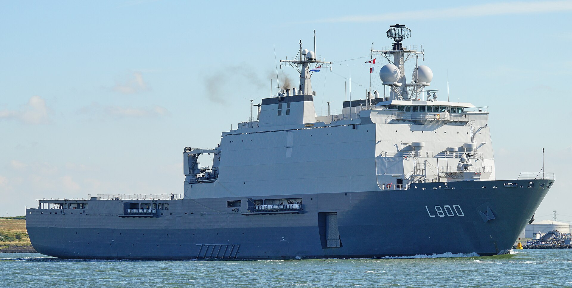 1920px-HNLMS_Rotterdam_at_Nieuwe_Waterweg%2C_Starboard_Bow%2C_05.09.2016.jpg