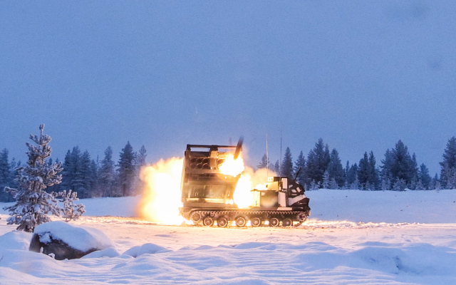 boevaya-mashina-m270s1-amerikanskoi-reaktivnoi-sistemy-zalpovogo-ognya-mlrs-rsrakh-06-fins-3scbu8q6-1613747161.t.jpg