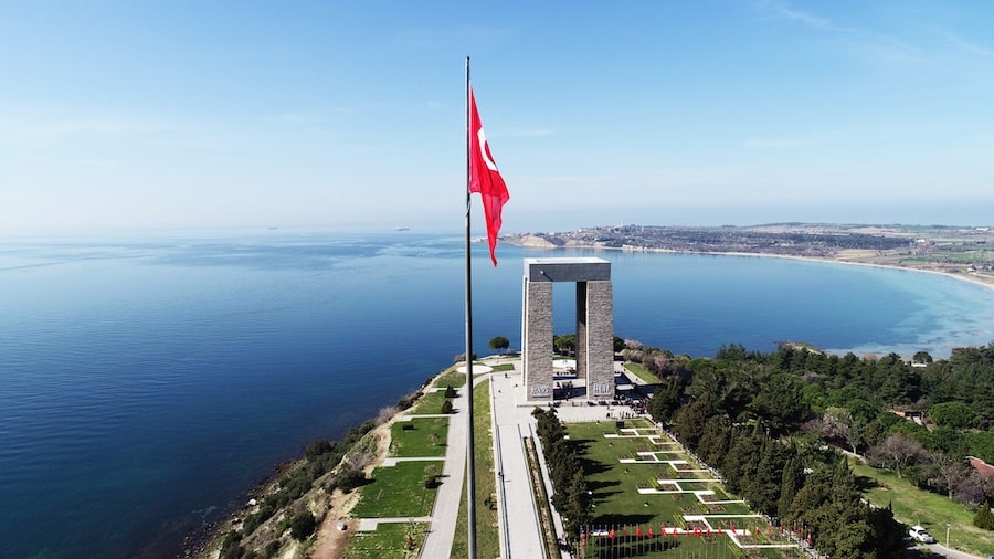 The-Canakkale-Martyrs-Memorial-Gallipoli-Turkey_Depositphotos_250547496_l-2015.jpg