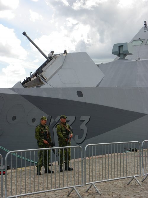 hms_hc3a4rnc3b6sand_and_soldiers-e1566372058992.jpg