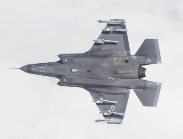 A US Air Force F-35A fitted with AIM-9X missiles on its external hardpoints. South Korea has been cleared to buy a further batch of missiles to equip its combat aircraft force, which also includes the F-35A. (US Air Force)